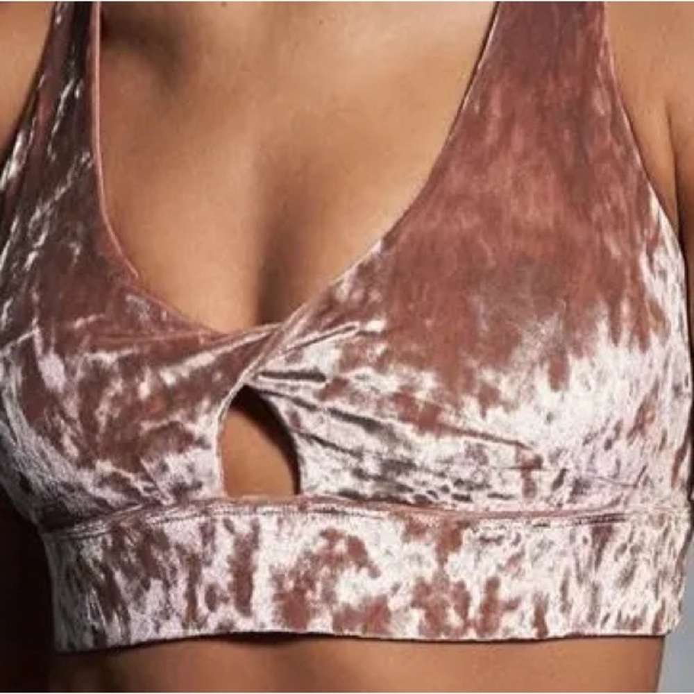 NWT Oasis Fabletics Beige twist sports bra